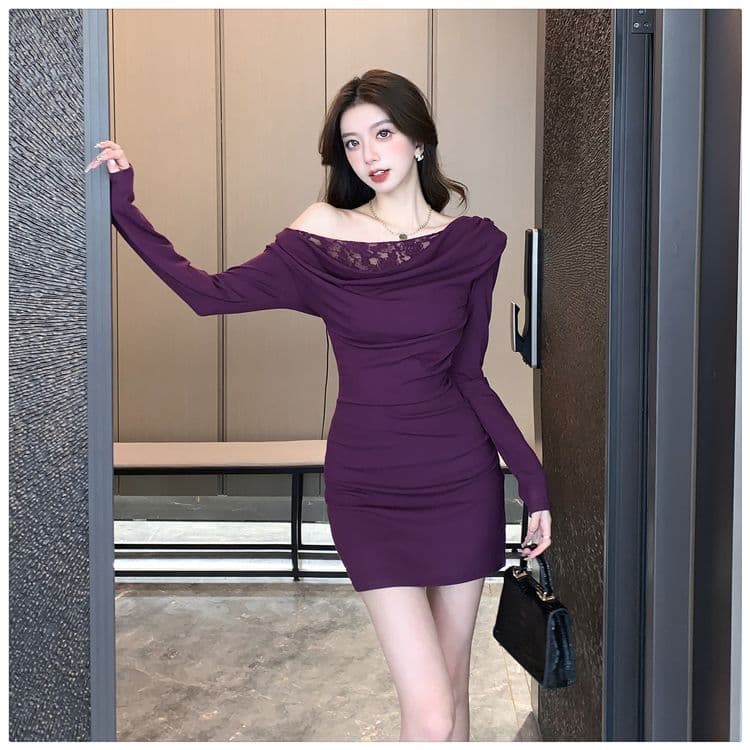 레트로 레이스 조각 비스듬한 어깨 긴팔 여성 드레스 겨울 품격 흔들다 칼라 단색 허리 수축 몸매 가꾸기 타이트 스커트 미니 스커트 상세 이미지 3