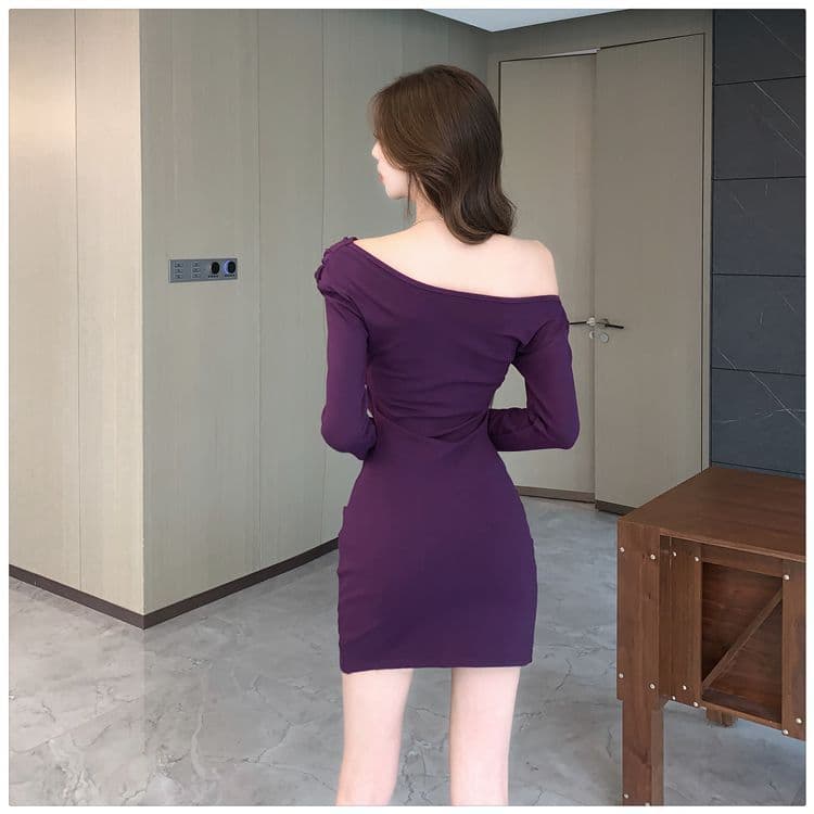 레트로 레이스 조각 비스듬한 어깨 긴팔 여성 드레스 겨울 품격 흔들다 칼라 단색 허리 수축 몸매 가꾸기 타이트 스커트 미니 스커트 상세 이미지 14