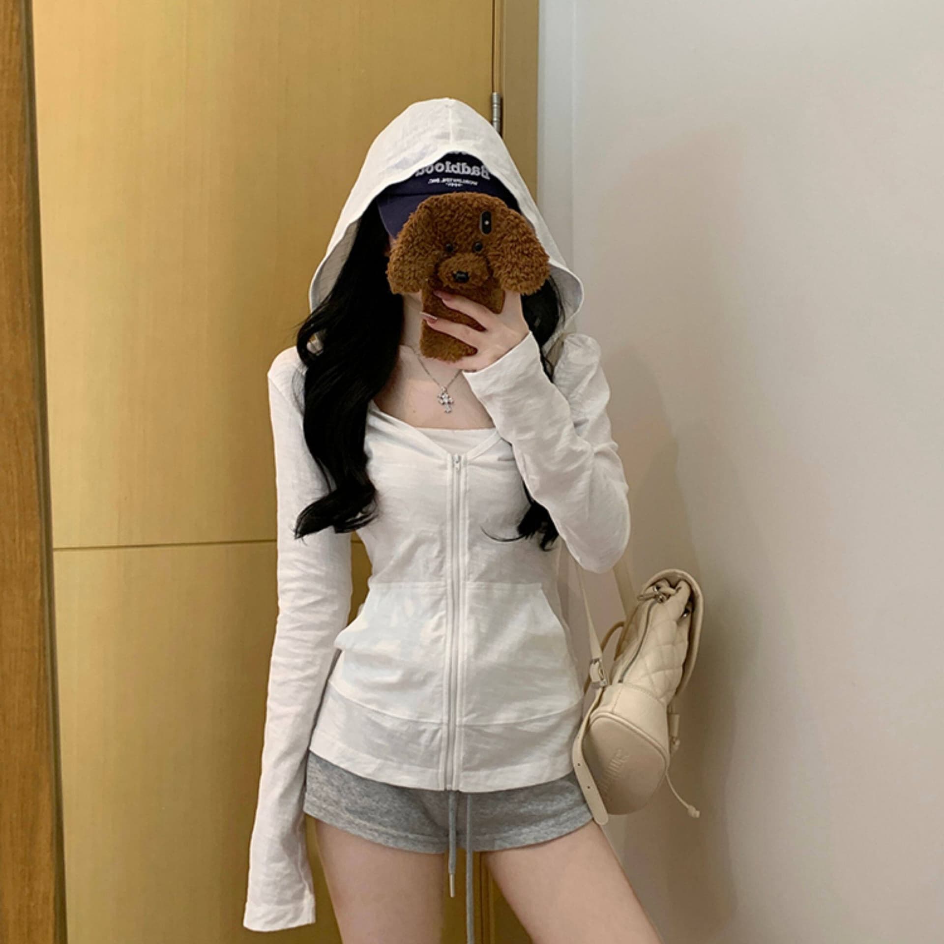 순수한 욕망 바람 miu 부서 화이트 후드 지퍼 자외선 차단 얇은 스타일 재킷 오픈 가디건 여성 봄 2026 긴팔 티셔츠 맨위 이미지 3