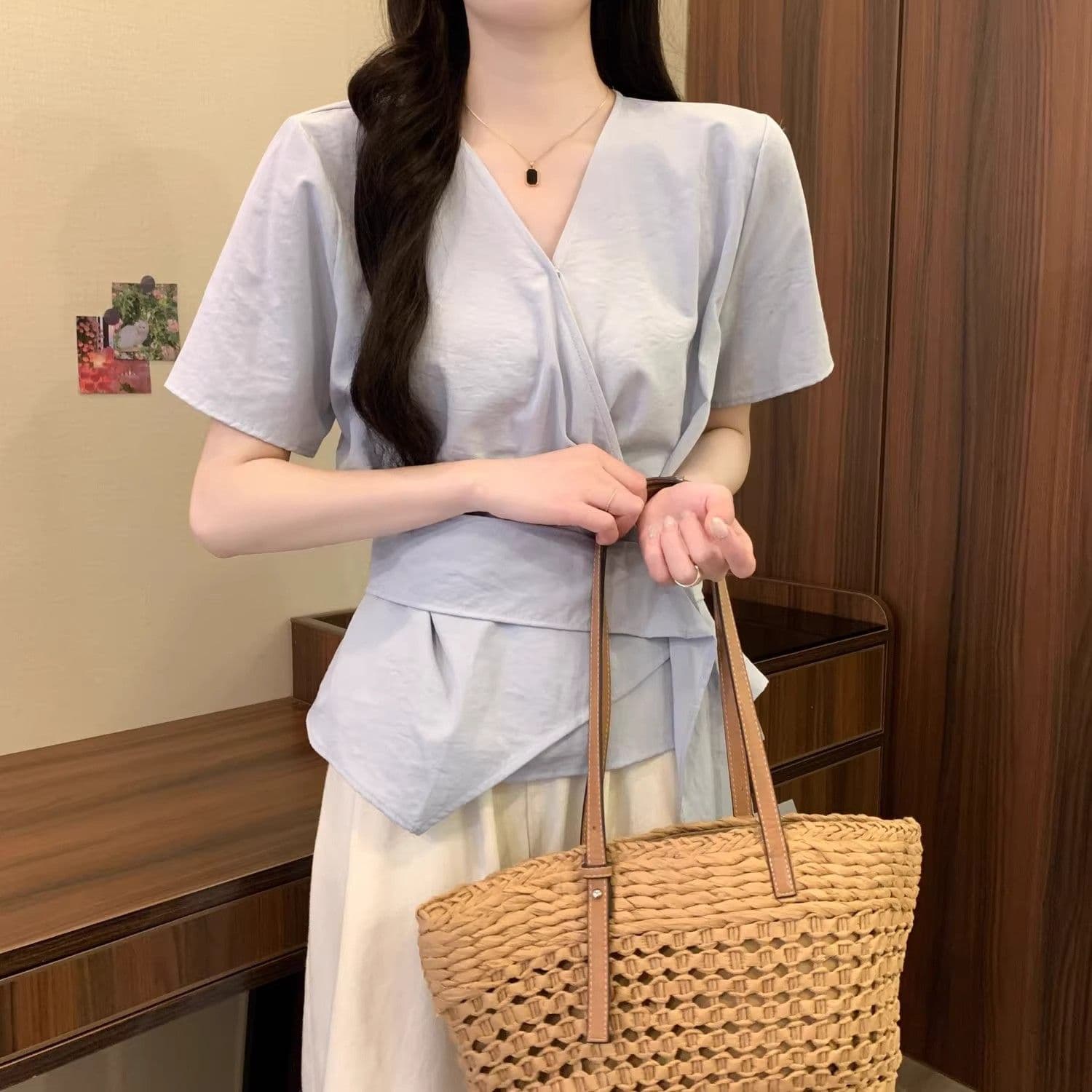 반팔 여성 셔츠 2026 년 여름 새로운 폭발 프랑스식 오픈 가디건 V넥 작은 허리 수축 불규칙 스트랩 맨위 상세 이미지 9