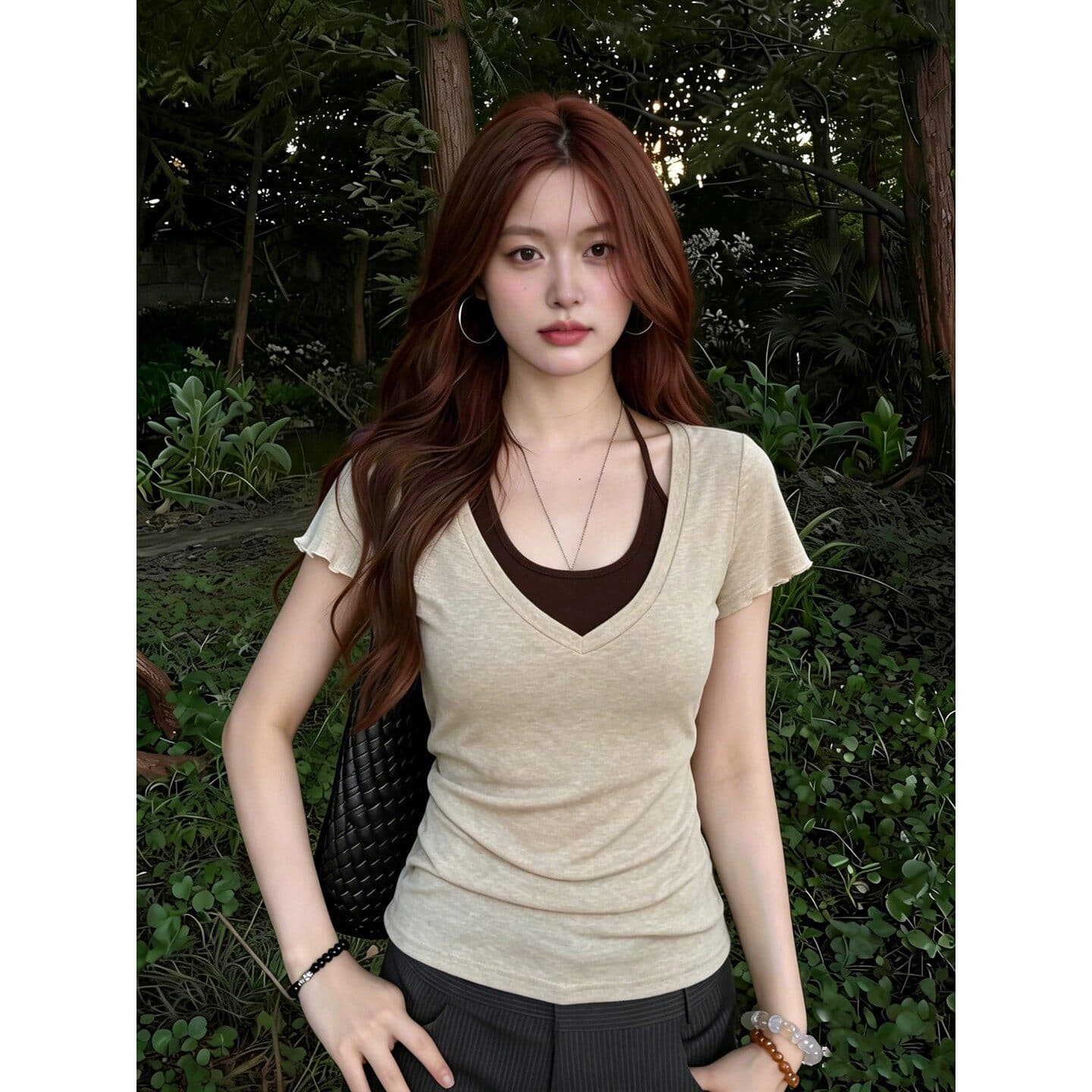 한 부서 페이크 레이어드 반팔 티셔츠 여성 여름 V넥 몸매 가꾸기 디자인 센스 작은 대중 출퇴근 바람 맨위