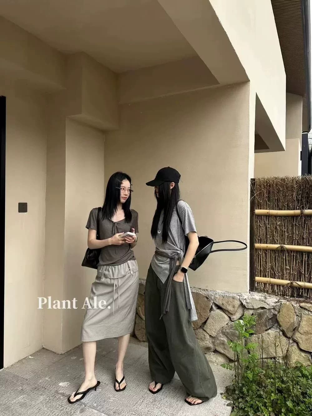 2026 여름 새로운 세련된 편안함 라이 경기 서울 주간 실크 레이스업 V넥 반팔 티셔츠 여성 셔츠 상세 이미지 10