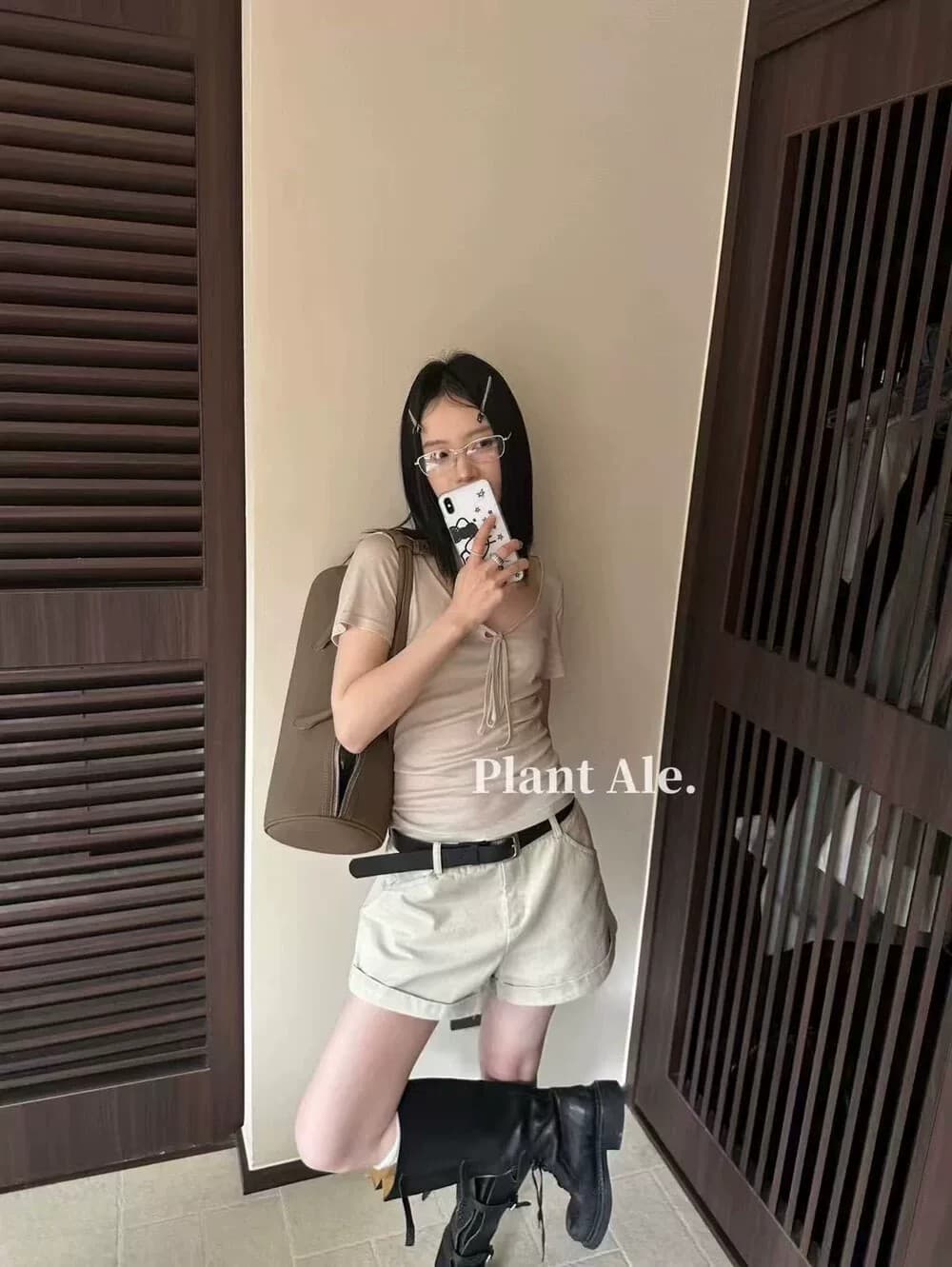 2026 여름 새로운 세련된 편안함 라이 경기 서울 주간 실크 레이스업 V넥 반팔 티셔츠 여성 셔츠 상세 이미지 16