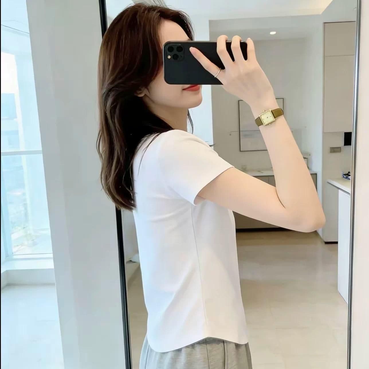 유럽 상품 화이트 긍정적 인 어깨 반팔 티셔츠 여성 2026 봄 여름 새로운 몸매 가꾸기 곡선 표지 배 품격 맨위 외출용 트렌디 상세 이미지 7