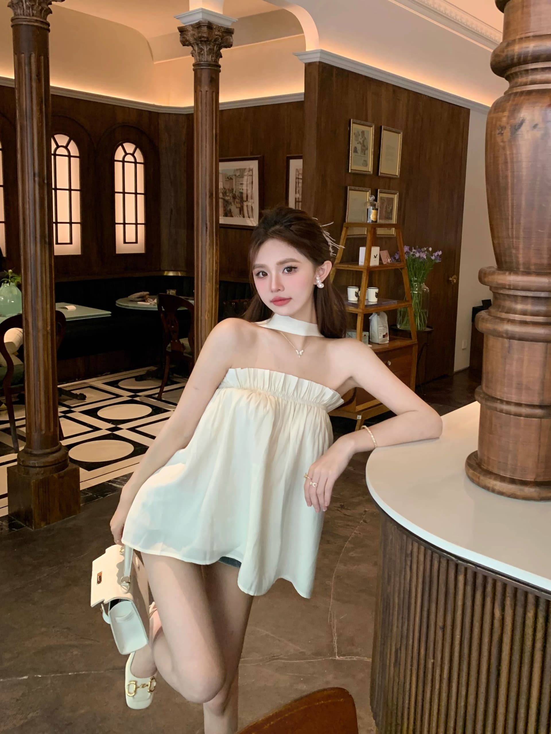 프릴 오프숄더 행침 목 캐미솔 여름 프랑스식 Chic 고급 센스 루즈핏 살구 색상 민소매 맨위