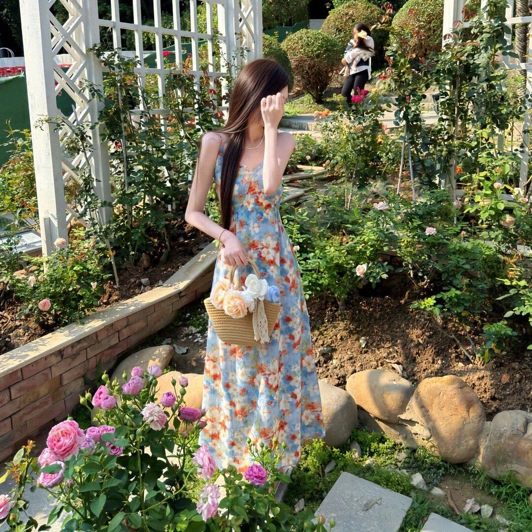 꽃무늬 슬립 롱 스커트 해변가 휴가 바람 여름 새로운 프랑스식 파란색 유화 꽃무늬 슬림해 보이는 슬립 드레스 이미지 5