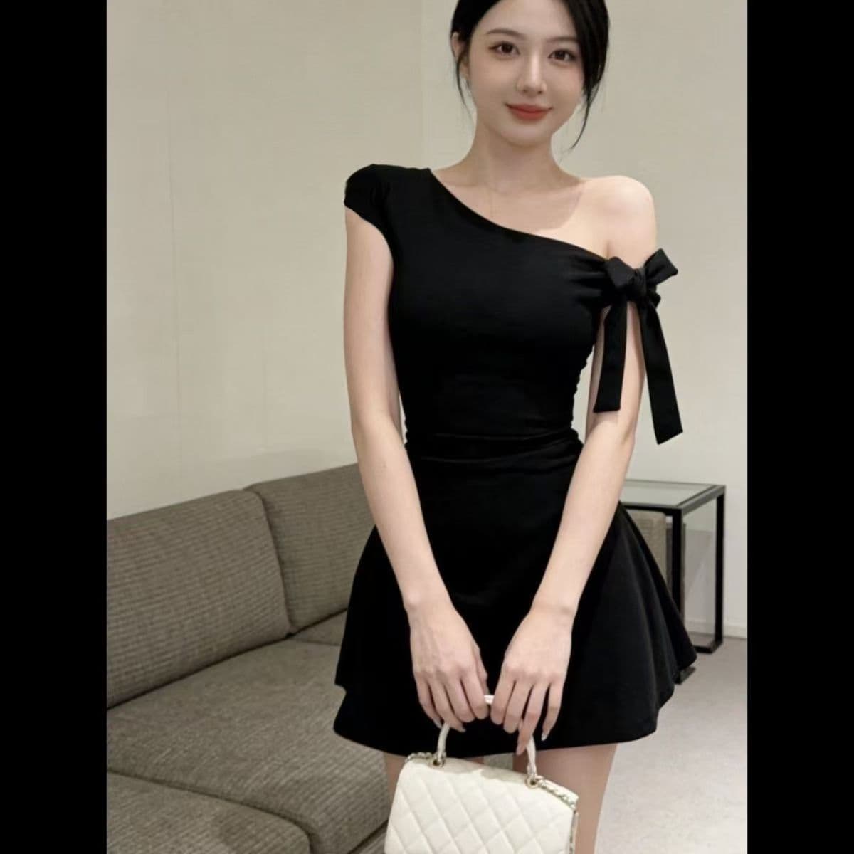 작은 검은 색 치마 반팔 여성 드레스 여름 외국 가스 슈퍼 요정 나비 매듭 스트랩 비스듬한 칼라 오프숄더 미니 스커트 슬림해 보이는 몸매 가꾸기