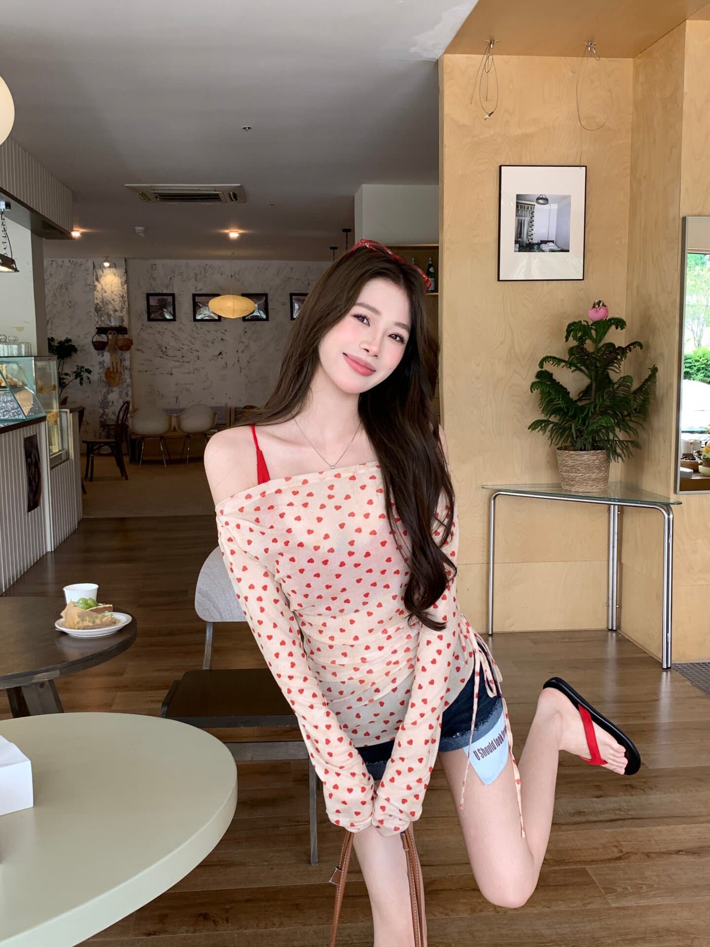 핫걸 하트 망사 티셔츠 인사이드 가져 가라. 행침 목 조끼 여성 여름 해변가 휴가 바람 태국 사람 스타일 아름다운 투피스 세트 이미지 3