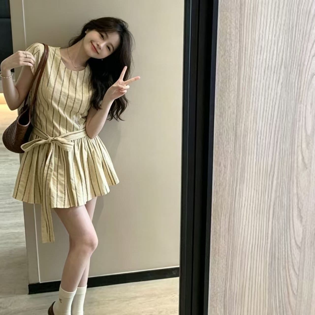 새로운 달콤함 미니 스커트 패션 스트랩 여름 반팔 드레스 2026 한 부서 다용도 허리 수축 슬림해 보이는 이미지 3