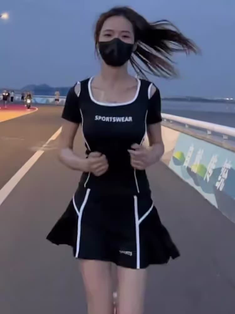 직공 울 미니 스커트 캐주얼 운동 바람 세트 여름 새로운 낮은 네크라인 러닝 서비스 반팔 투피스 세트 여성 의류 상세 이미지 4