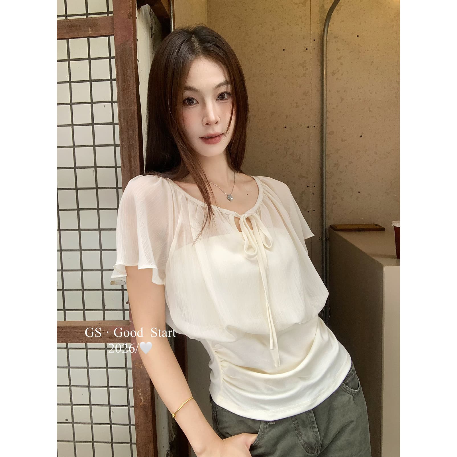 한 부서 부드러운 달콤함 느긋한 새로운 슬림해 보이는 레이스업 느슨함 센스 디자인 반팔 티셔츠 맨위 여름 품격 상세 이미지 1