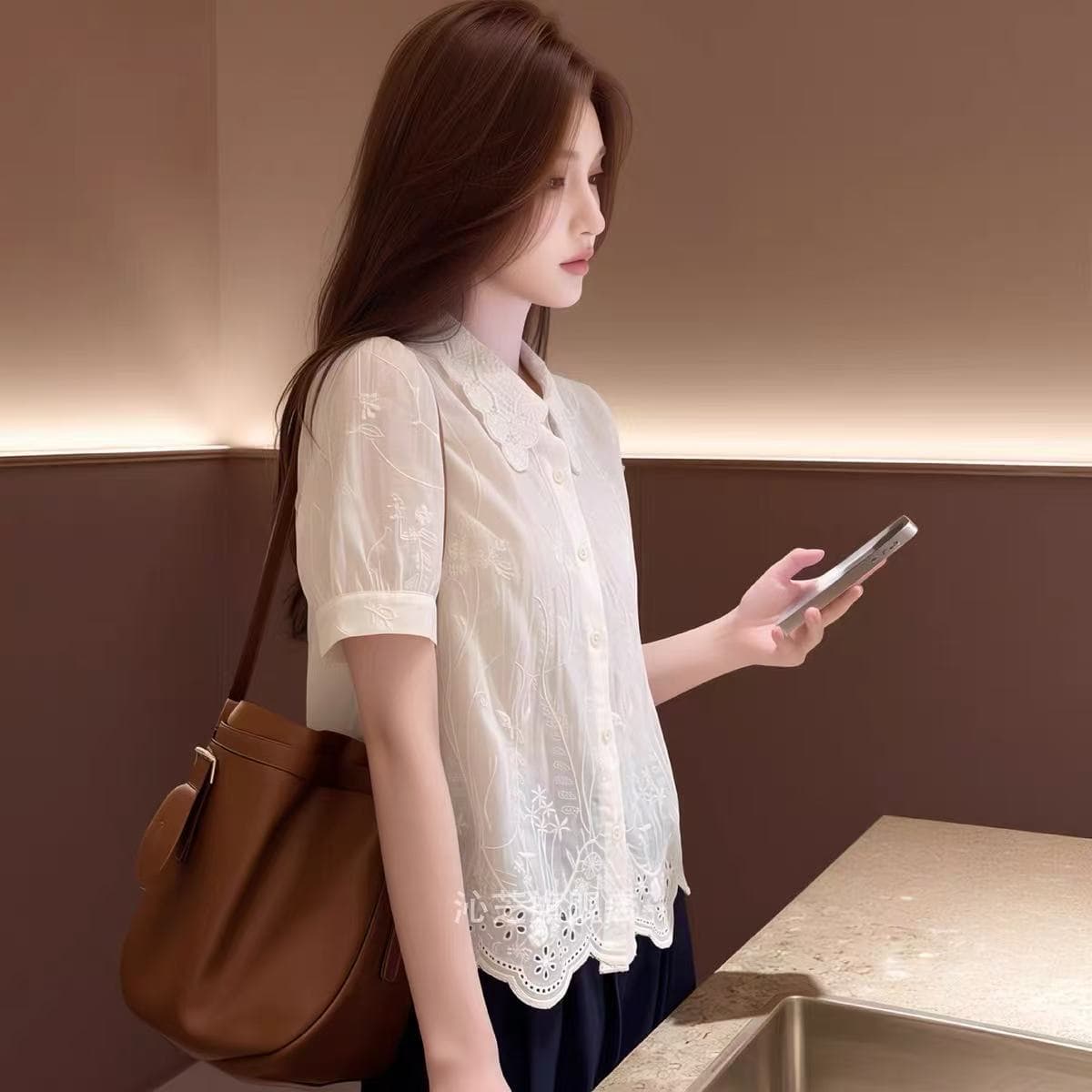 홀로우 아웃 자수 레이스 POLO 칼라 반팔 여성 셔츠 여름 한 부서 달콤함 고급 센스 빛 럭셔리 연령 감소 외국 가스 셔츠 상세 이미지 4