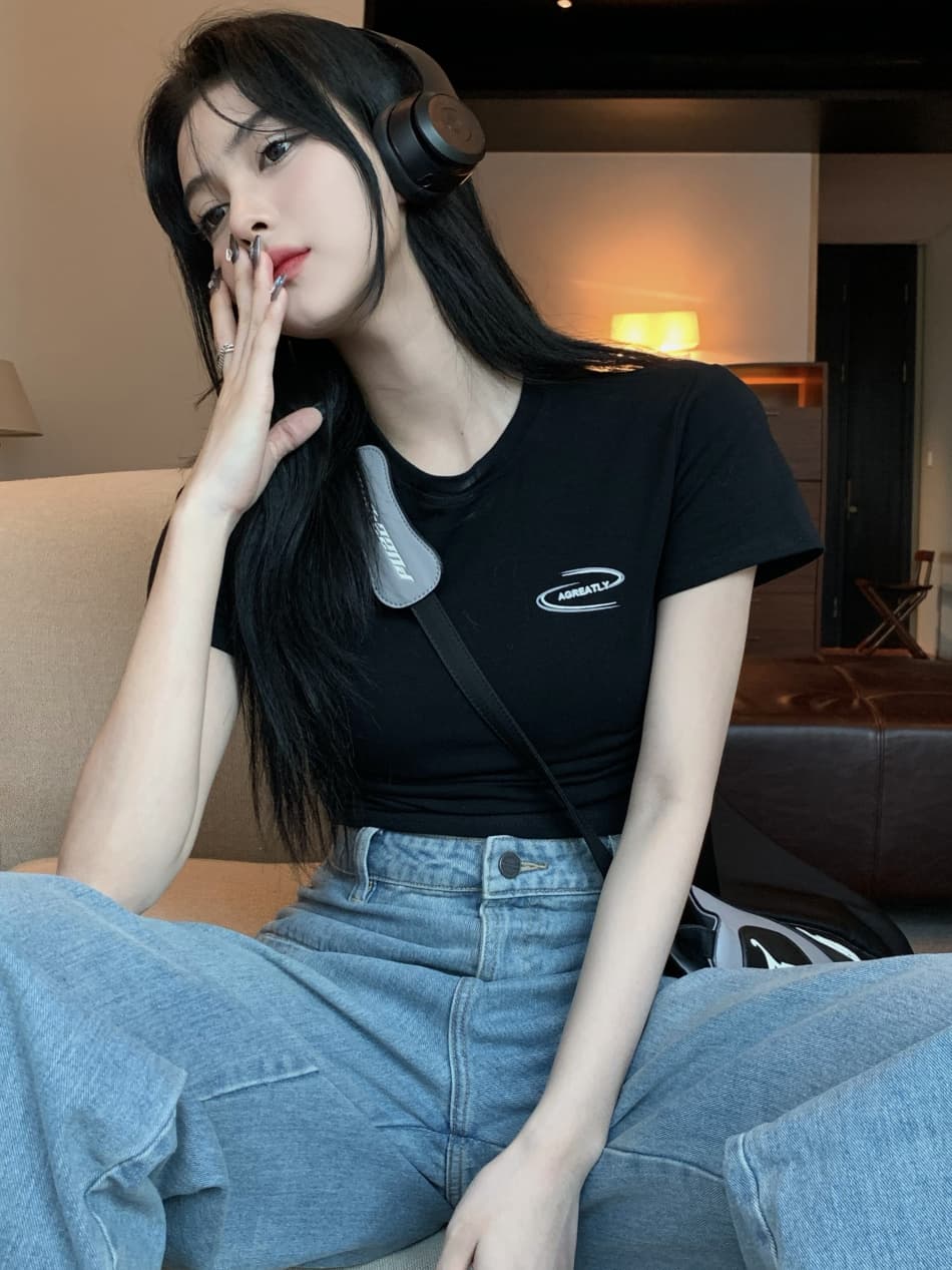 화이트 알파벳 조수 브랜드 반팔 티셔츠 여성 여름 한국 스타일 몸매 가꾸기 달콤한 매운맛 바람 쇼트 스타일 이슬 뼈의 슬림해 보이는 맨위 상세 이미지 19