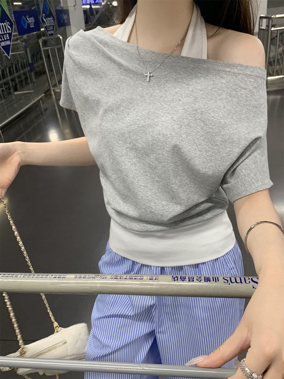 40 좋은 면 항구 바람 흑인과 백인 색상 패치워크 페이크 레이어드 행침 목 반팔 티셔츠 여성 여름 슬림해 보이는 맨위 상세 이미지 9