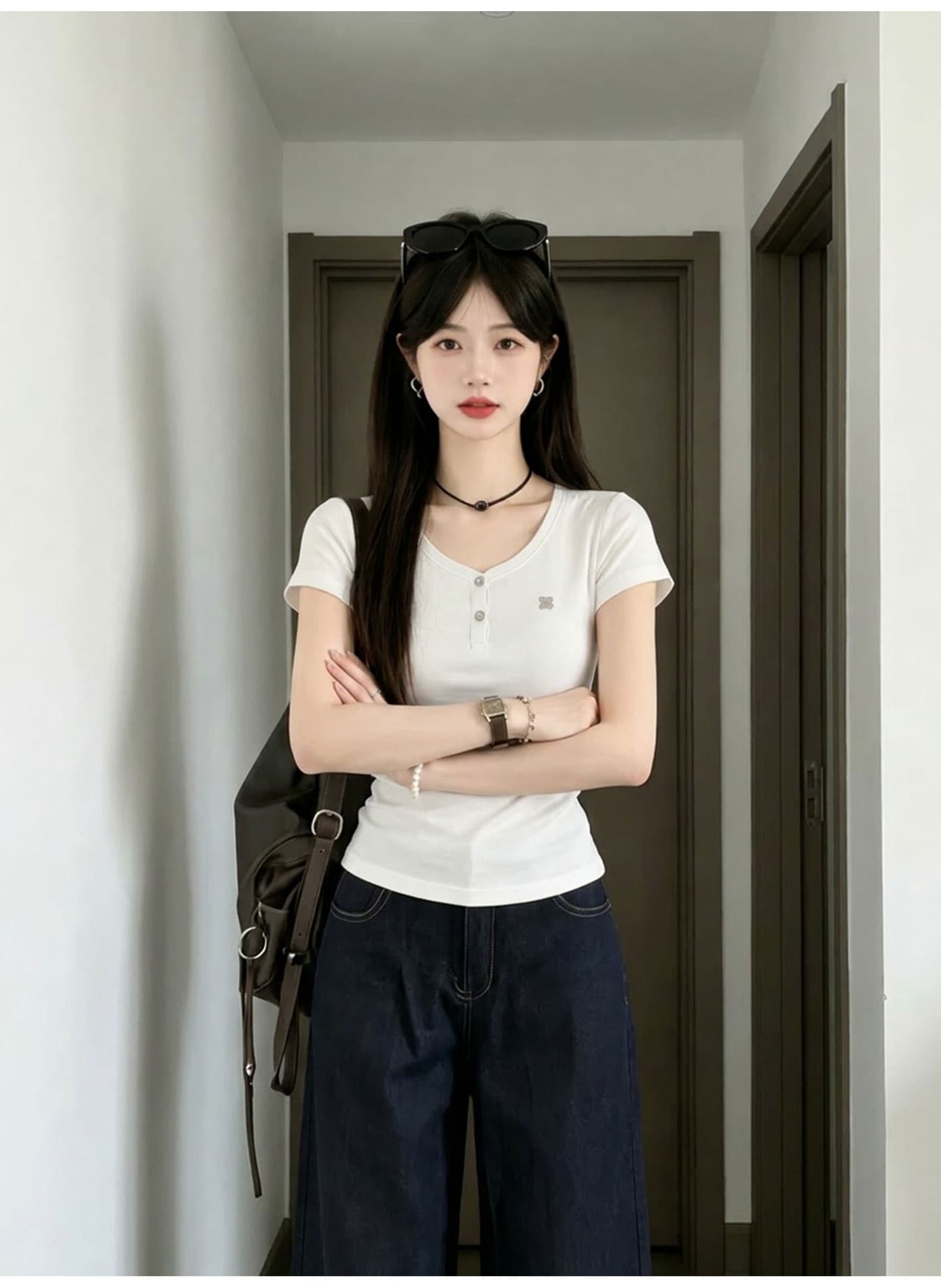 한 부서 화이트 V넥 긍정적 인 어깨 반팔 티셔츠 여성 여름 2026 새로운 디자인 센스 작은 대중 몸매 가꾸기 허리 수축 맨위 트렌디 상세 이미지 5