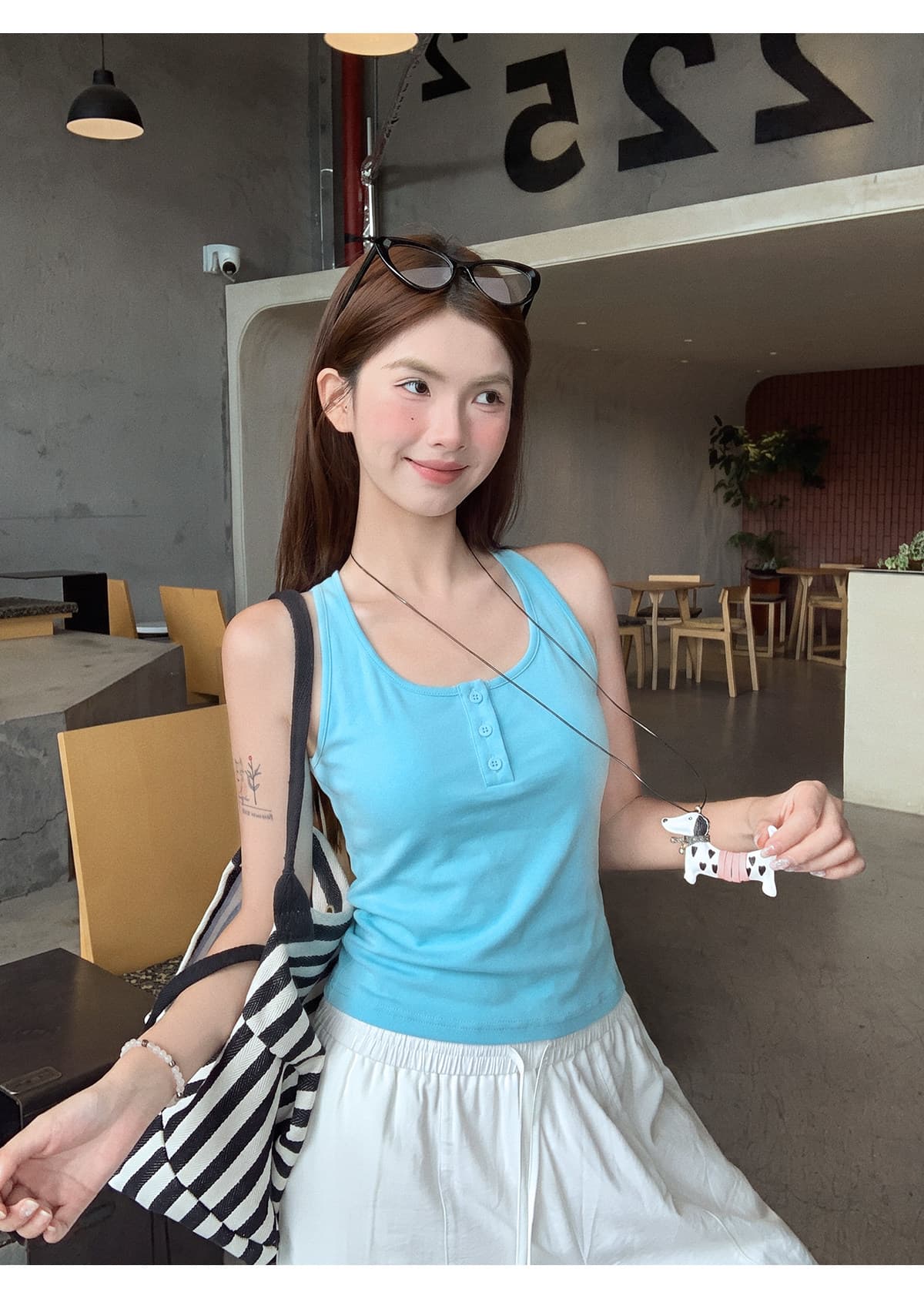 사람들 면 260 그램 파란색 행침 목 맨위 캐미솔 외출용 디자인 센스 핫걸 착용 한국 대외 무역 국경 간 상세 이미지 6