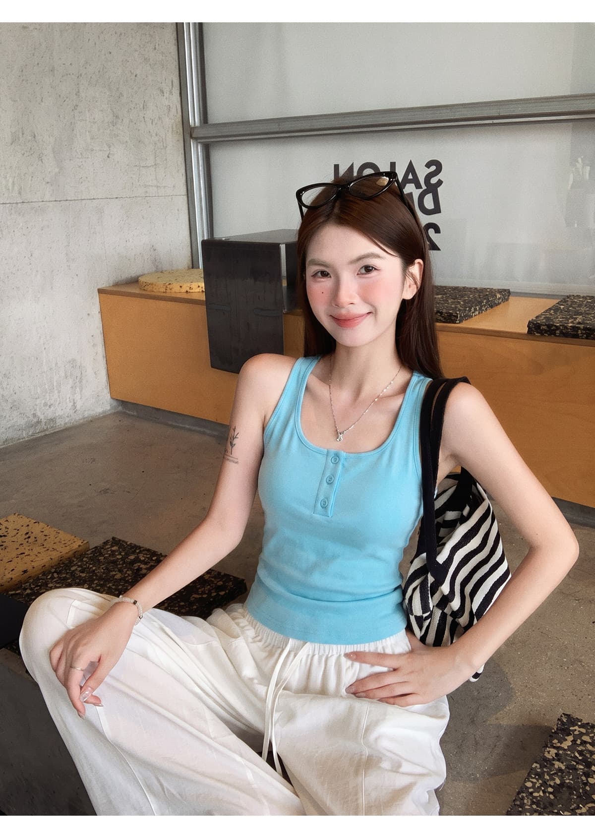 사람들 면 260 그램 파란색 행침 목 맨위 캐미솔 외출용 디자인 센스 핫걸 착용 한국 대외 무역 국경 간 상세 이미지 10