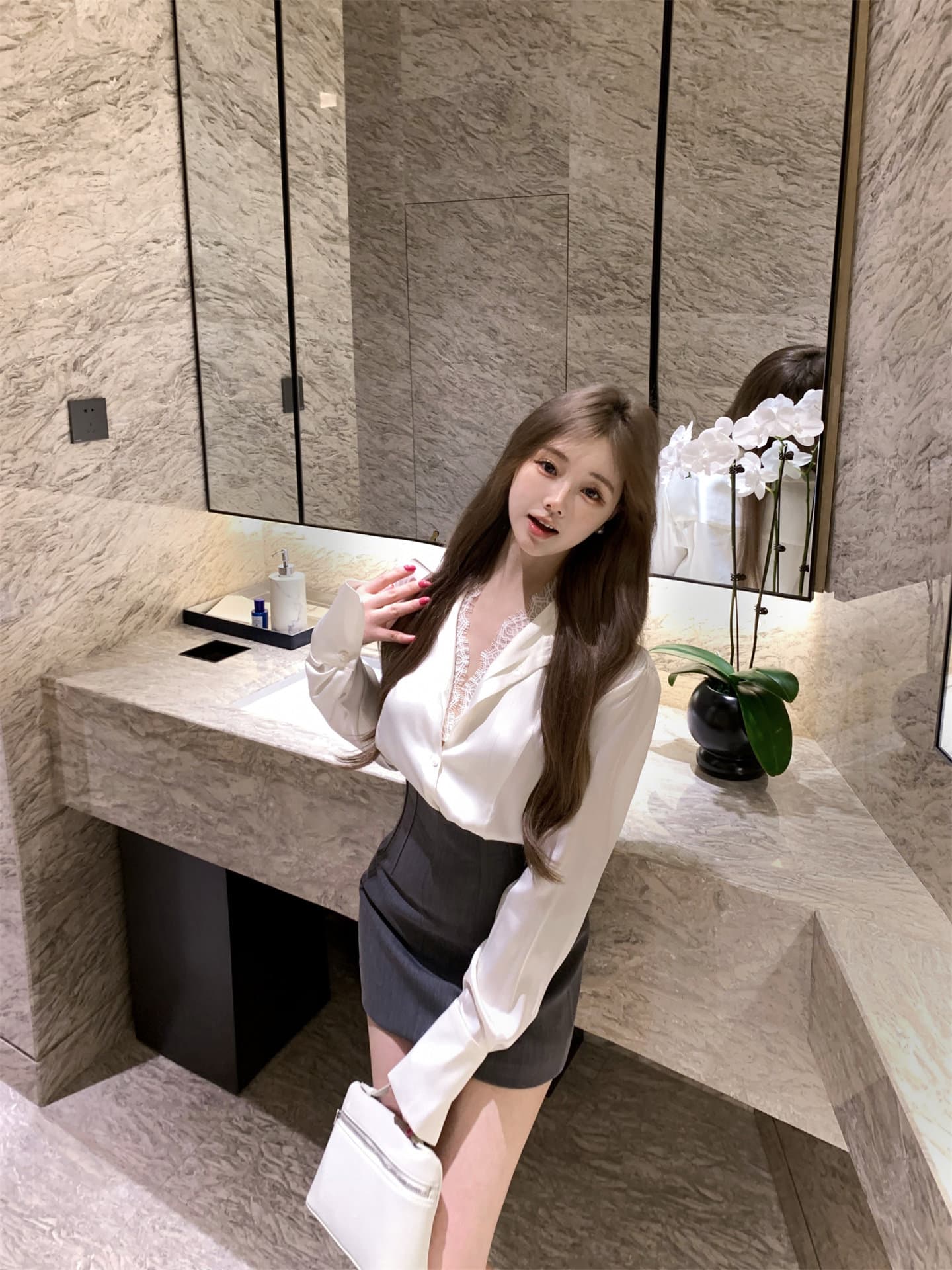 화이트 레이스 조각 긴팔 여성 셔츠 새로운 천 골드 고급 센스 빛 럭셔리 연령 감소 맨위 한국 대외 무역 상세 이미지 2