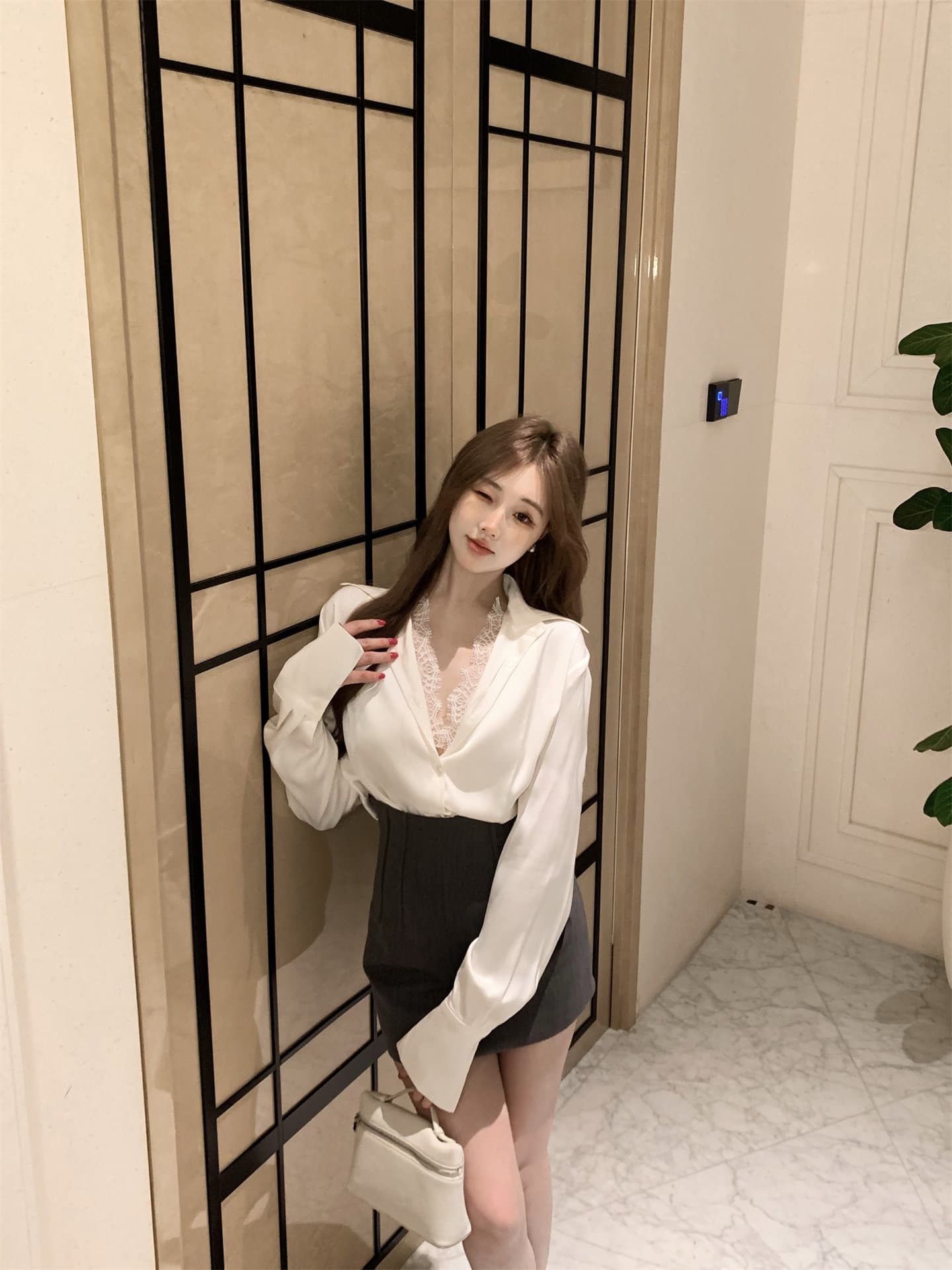 화이트 레이스 조각 긴팔 여성 셔츠 새로운 천 골드 고급 센스 빛 럭셔리 연령 감소 맨위 한국 대외 무역 상세 이미지 9