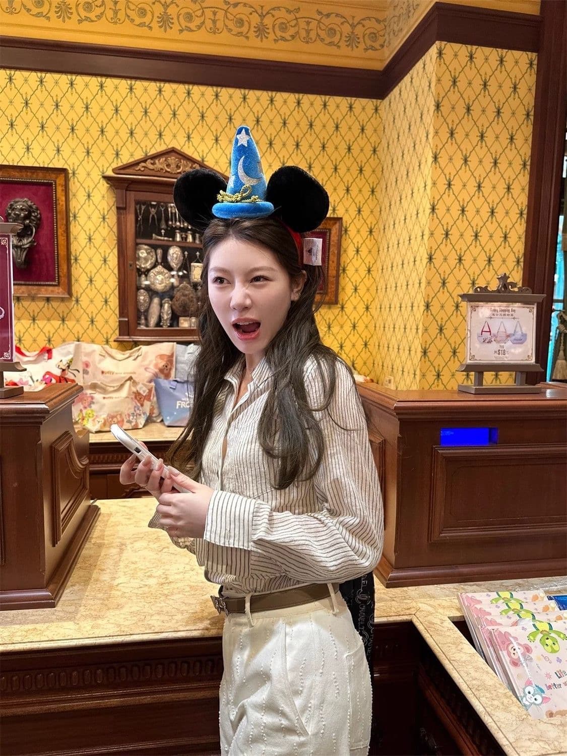 2026 레트로 스트라이프 슬림해 보이는 긴팔 셔츠 새로운 맨위 캐주얼 자외선 차단 얇은 스타일 폴로 칼라 다용도 루즈핏 셔츠 상세 이미지 2