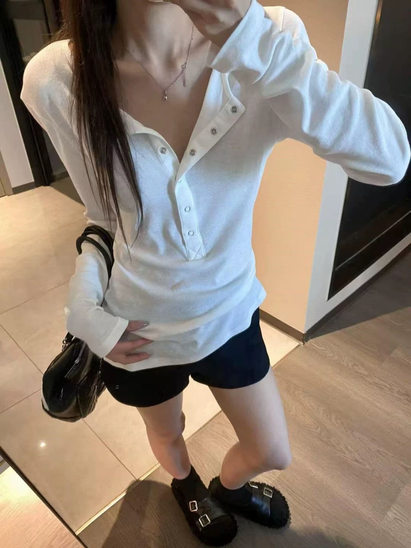 있음 선적 순수한 욕망 바람 반 개방 칼라 허리 수축 긴팔 티셔츠 화이트 몸매 가꾸기 긍정적 인 어깨 기본 셔츠 맨위 한국 대외 무역 이미지 4
