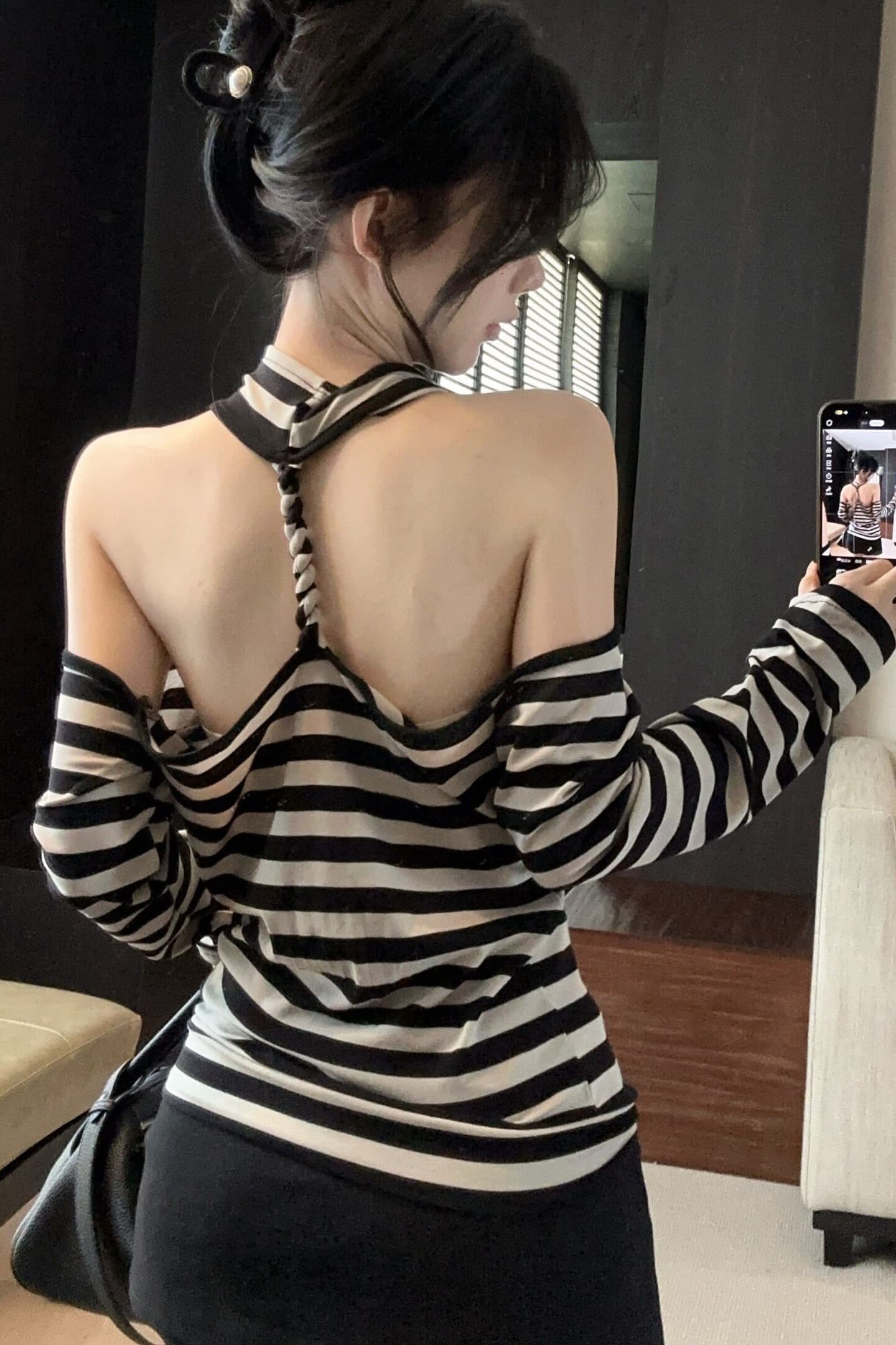자이언트 잘 생긴 ~ 중 이른 가을 착용 가져 가라. 흑백 줄무늬 뒤로 비틀림 백리스 흔들다 칼라 행침 목 몸매 가꾸기 맨위 긴팔 티셔츠 이미지 3