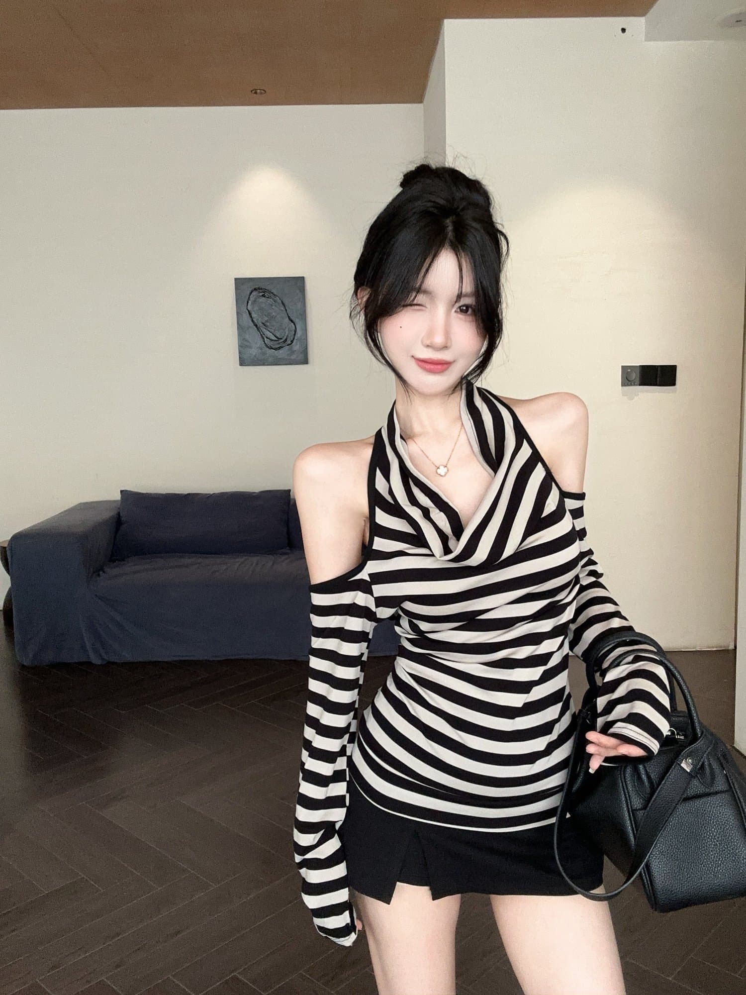 자이언트 잘 생긴 ~ 중 이른 가을 착용 가져 가라. 흑백 줄무늬 뒤로 비틀림 백리스 흔들다 칼라 행침 목 몸매 가꾸기 맨위 긴팔 티셔츠 상세 이미지 11