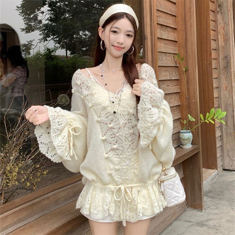 부드러운 바람 홀로우 아웃 자수 나팔 소매 스웨터 여자 2026 가을 새로운 V넥 펌프 로프 디자인 센스 니트 맨위 상세 이미지 9
