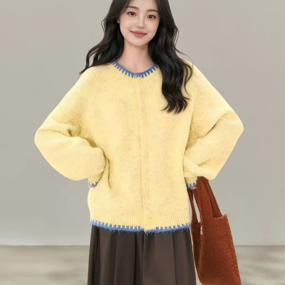 2026 가을 겨울 새로운 한국 스타일 루즈핏 슬림해 보이는 라운드 넥 패치워크 색상 스웨터 여자 다용도 재킷 맨위 한국 대외 무역 이미지 5