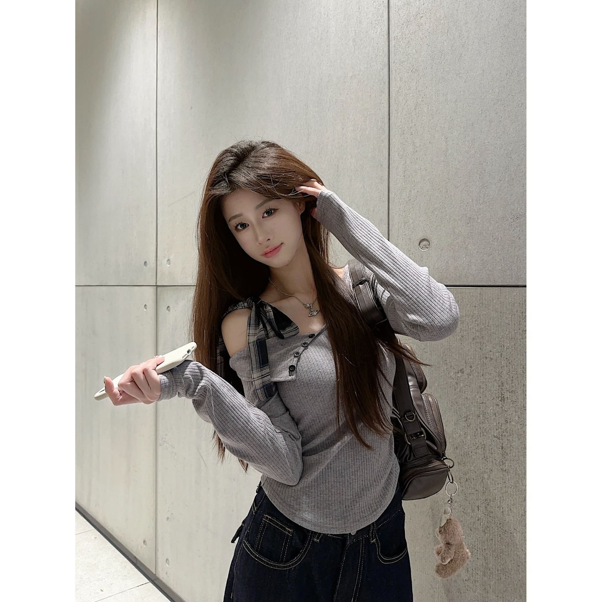 리브 오프숄더 회색 기본 셔츠 여성 의류 이른 가을 달콤한 핫걸 나비 매듭 오프숄더 인사이드 가져 가라. 쇼트 스타일 맨위 이미지 4