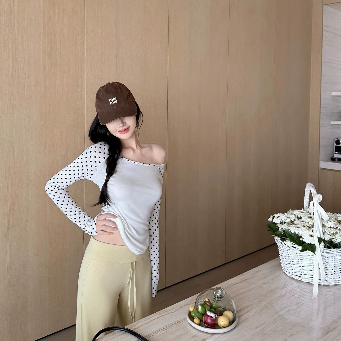 라이 경기 서울 삼색 도트 무늬 비스듬한 어깨 긴팔 티셔츠 여성 몸매 가꾸기 슬림해 보이는 디자인 센스 맨위 이미지 5