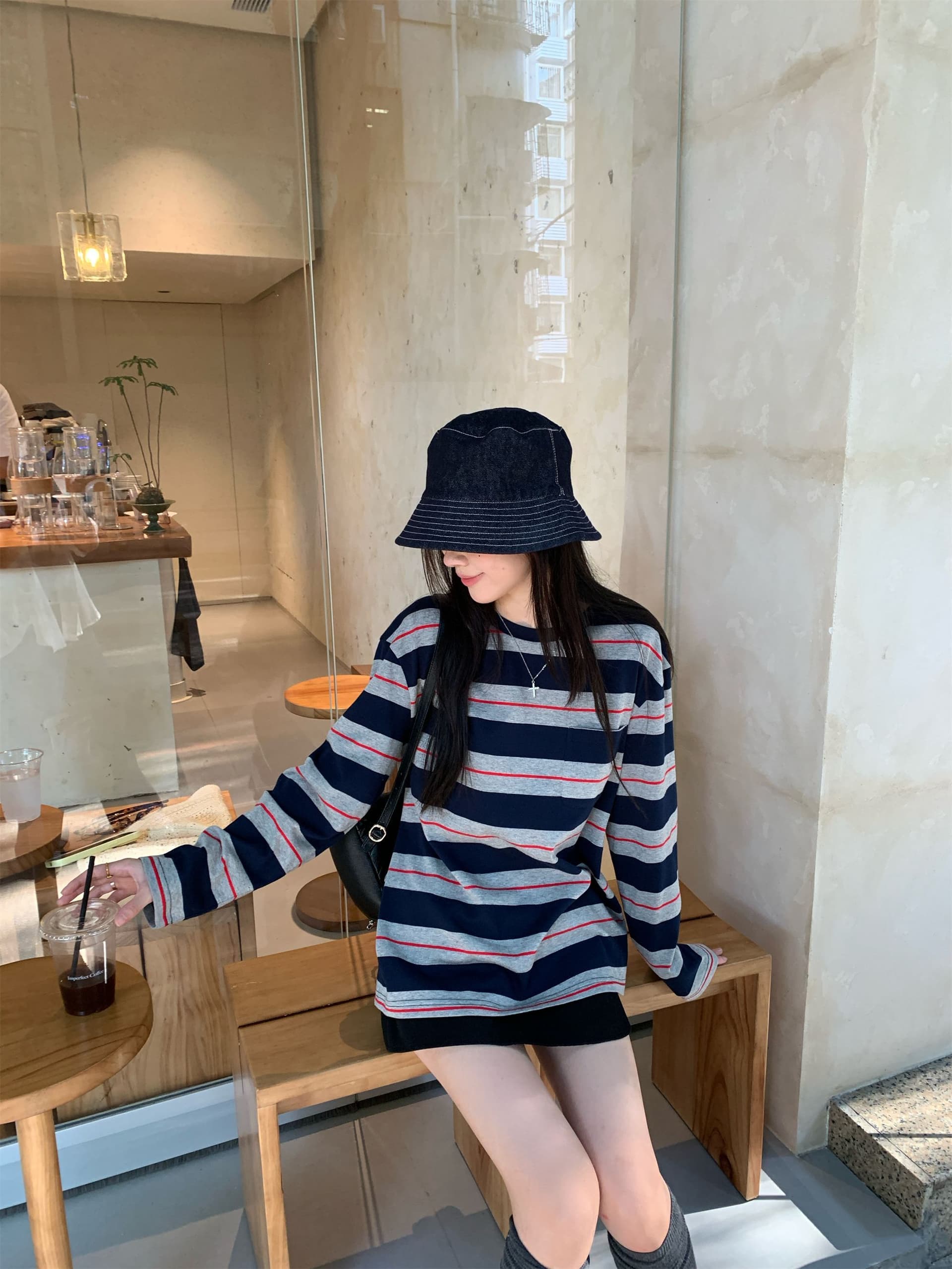 미니멀리즘 레트로 배색 스트라이프 티셔츠 여성 루즈핏 다용도 라운드 넥 자수 알파벳 표준 긴팔 맨위 한국 대외 무역 상세 이미지 4