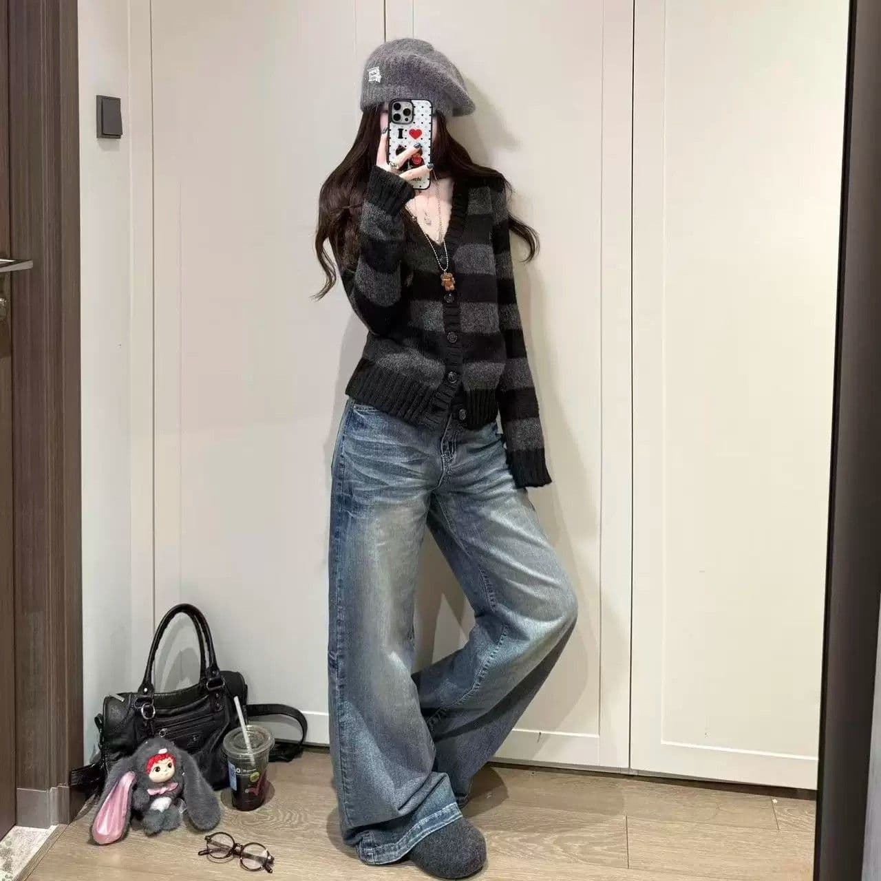 아메리칸 블랙 회색 스트라이프 V넥 스웨터 니트 오픈 가디건 여성 이른 가을 2026 느긋한 센스 레트로 몸매 가꾸기 맨위 재킷 이미지 2