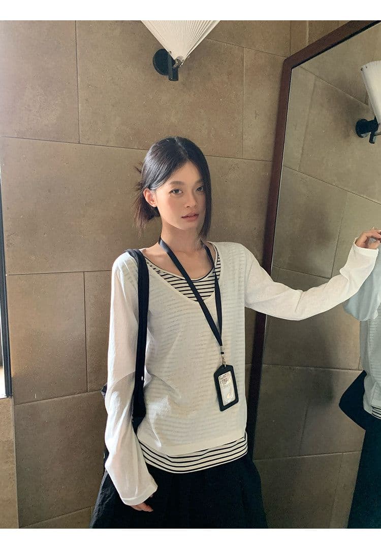 눈꽃 면 화이트 스트라이프 페이크 레이어드 긴팔 티셔츠 여성 가을 한 부서 루즈핏 느긋한 바람 블라우스 맨위 상세 이미지 17