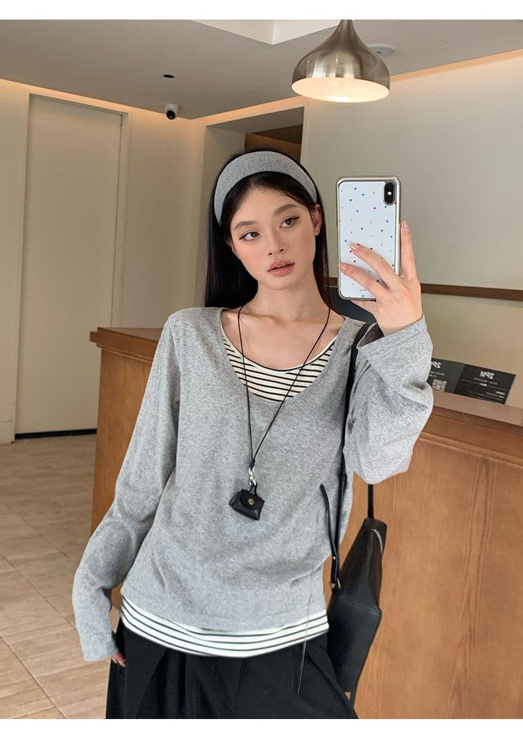 눈꽃 면 화이트 스트라이프 페이크 레이어드 긴팔 티셔츠 여성 가을 한 부서 루즈핏 느긋한 바람 블라우스 맨위 상세 이미지 19