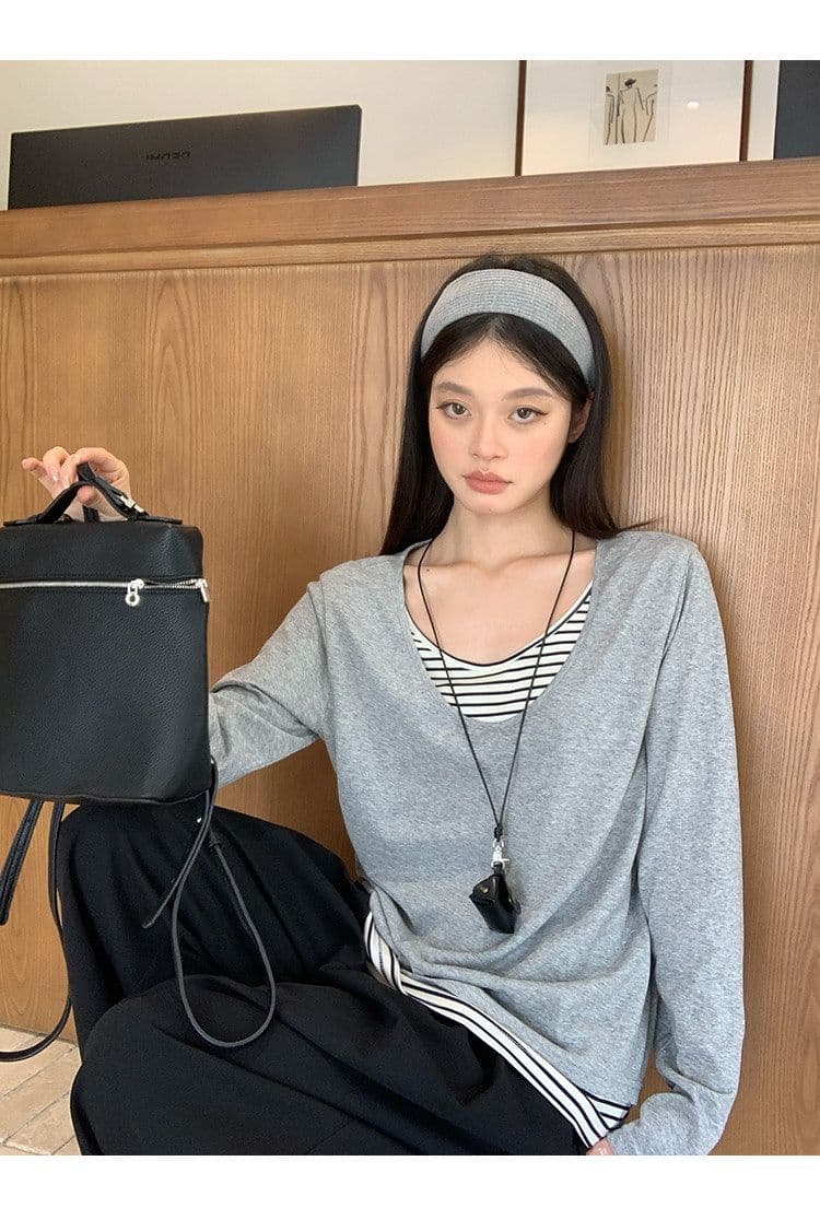 눈꽃 면 화이트 스트라이프 페이크 레이어드 긴팔 티셔츠 여성 가을 한 부서 루즈핏 느긋한 바람 블라우스 맨위 상세 이미지 25