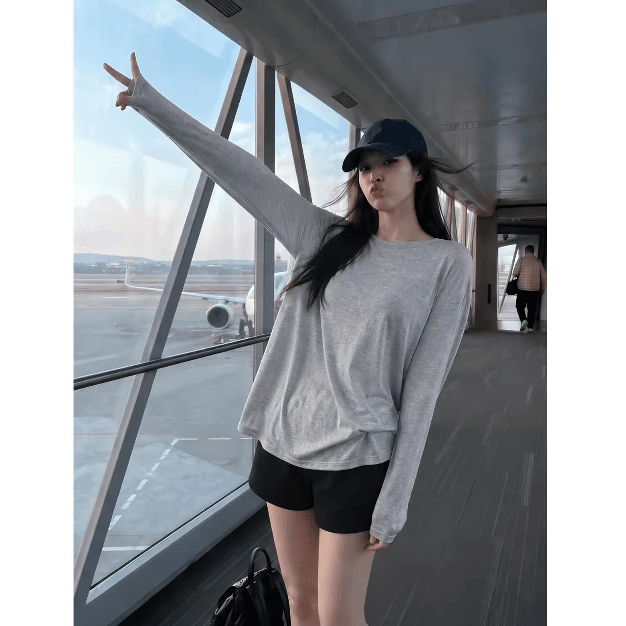 느슨함 바람 루즈핏 긴팔 티셔츠 여성 이른 가을 가을 어깨 소매 라운드 넥 풀오버 회색 맨위 느슨함 센스 착용 가져 가라. 이미지 3