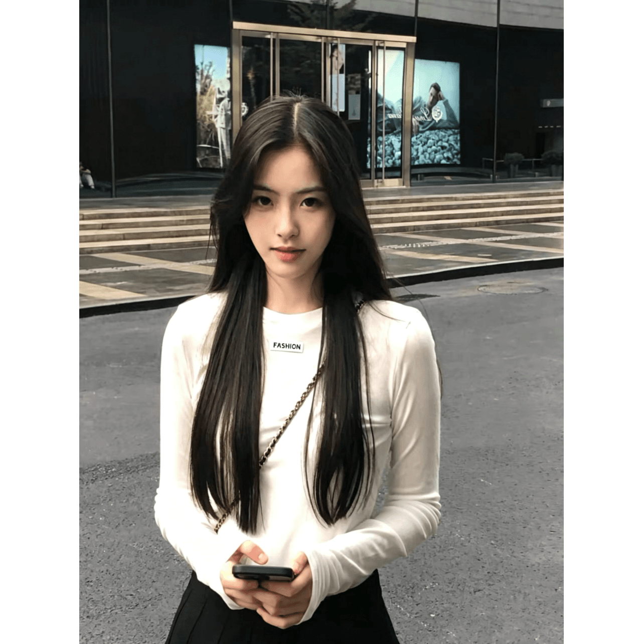 화이트 라운드 넥 몸매 가꾸기 슬림해 보이는 긴팔 티셔츠 여성 가을 새로운 인사이드 가져 가라. 기본 셔츠 맨위 한국 끝났어 대외 무역 폭발