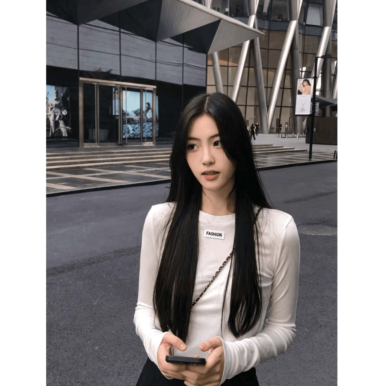 화이트 라운드 넥 몸매 가꾸기 슬림해 보이는 긴팔 티셔츠 여성 가을 새로운 인사이드 가져 가라. 기본 셔츠 맨위 한국 끝났어 대외 무역 폭발 이미지 2