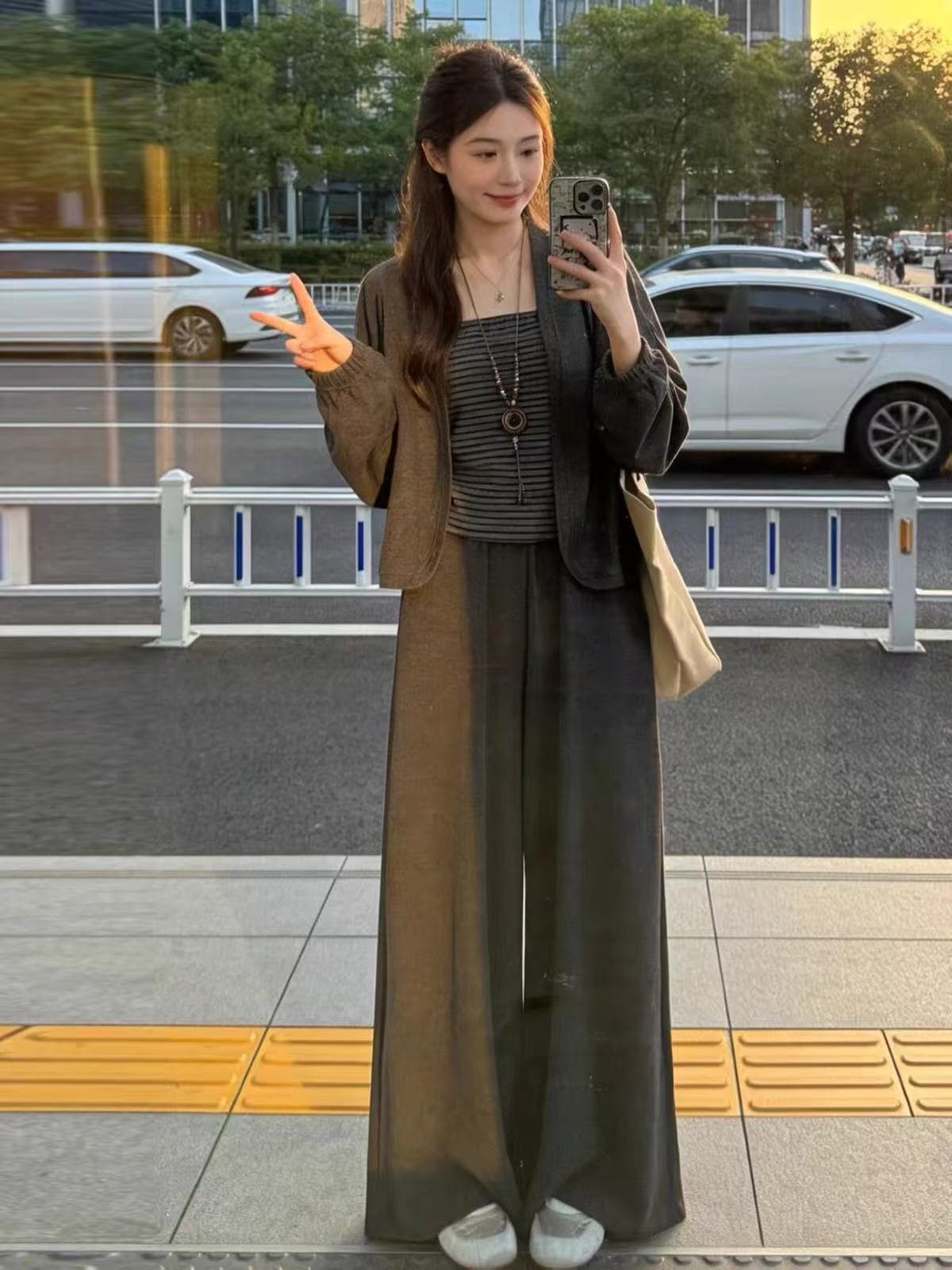 한 부서 그레이트 통해보기 가져 가라. 전체 집합 2026 가을 겨울 새로운 회색 카디건 코트 여성용 바지 세 조각 세트 상세 이미지 3