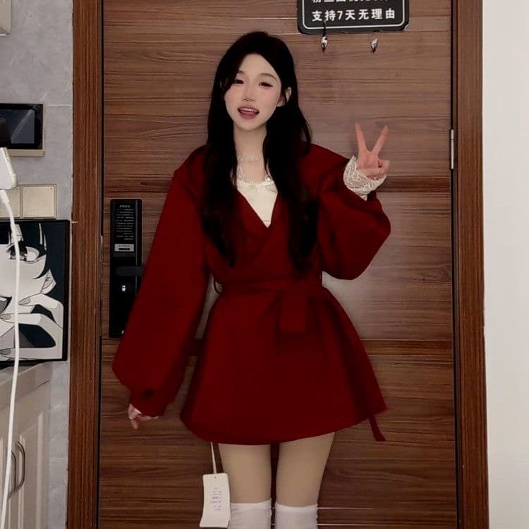 느긋한 바람 작은 키 바람막이 여성 코트 2026 년 가을 새로운 루즈핏 쇼트 스타일 후드 망토 허리 수축 코트 이미지 2
