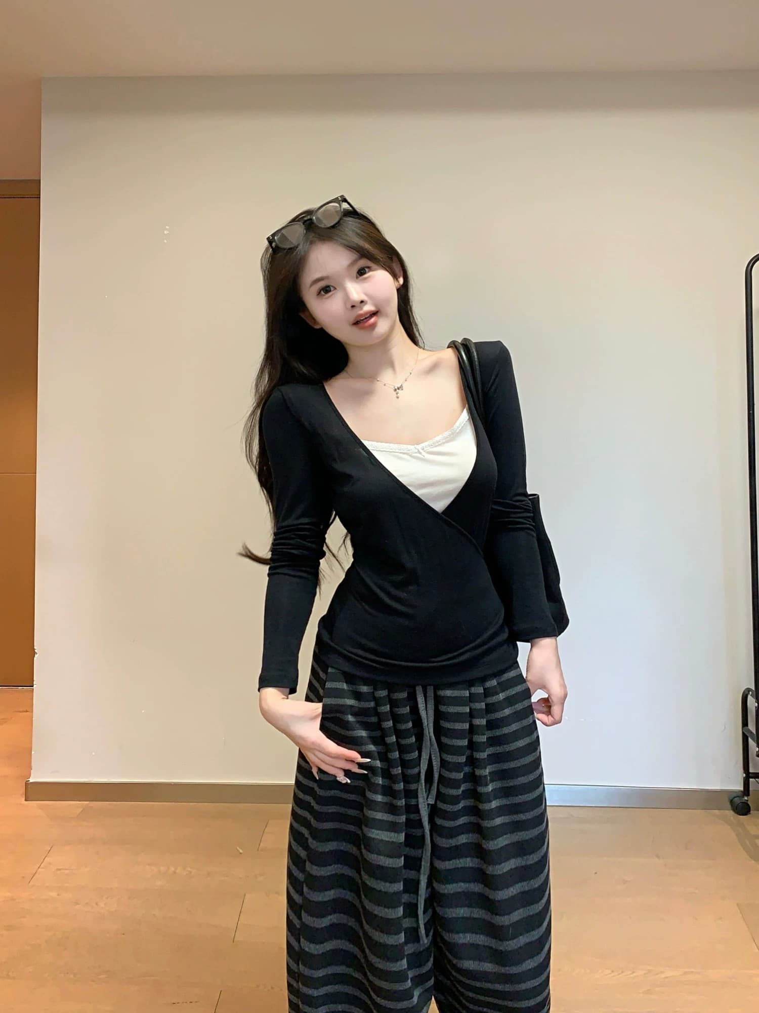 디자인 센스 배색 패치워크 기본 셔츠 티셔츠 여성 가을 작은 대중 몸매 가꾸기 Chic 페이크 레이어드 인사이드 가져 가라. 긴팔 맨위 상세 이미지 10