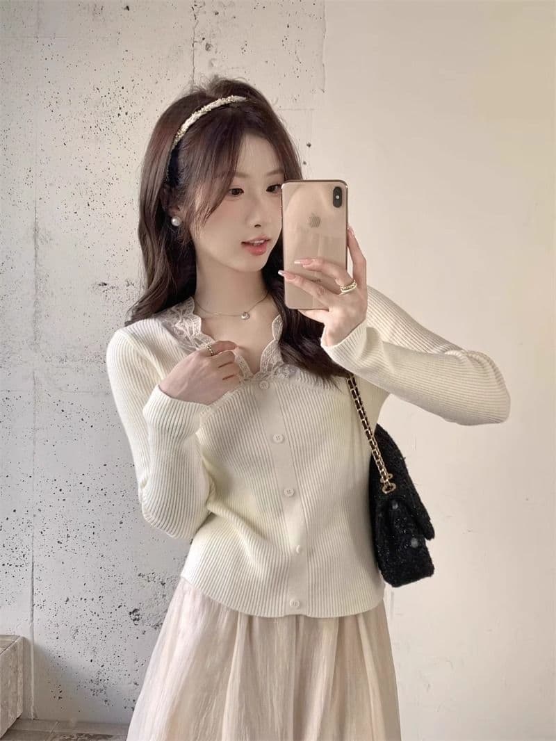 프랑스식 부드러운 바람 레이스 V넥 니트 기본 셔츠 여성 봄 새로운 몸매 가꾸기 슬림해 보이는 인사이드 가져 가라. 짧은 맨위 상세 이미지 3