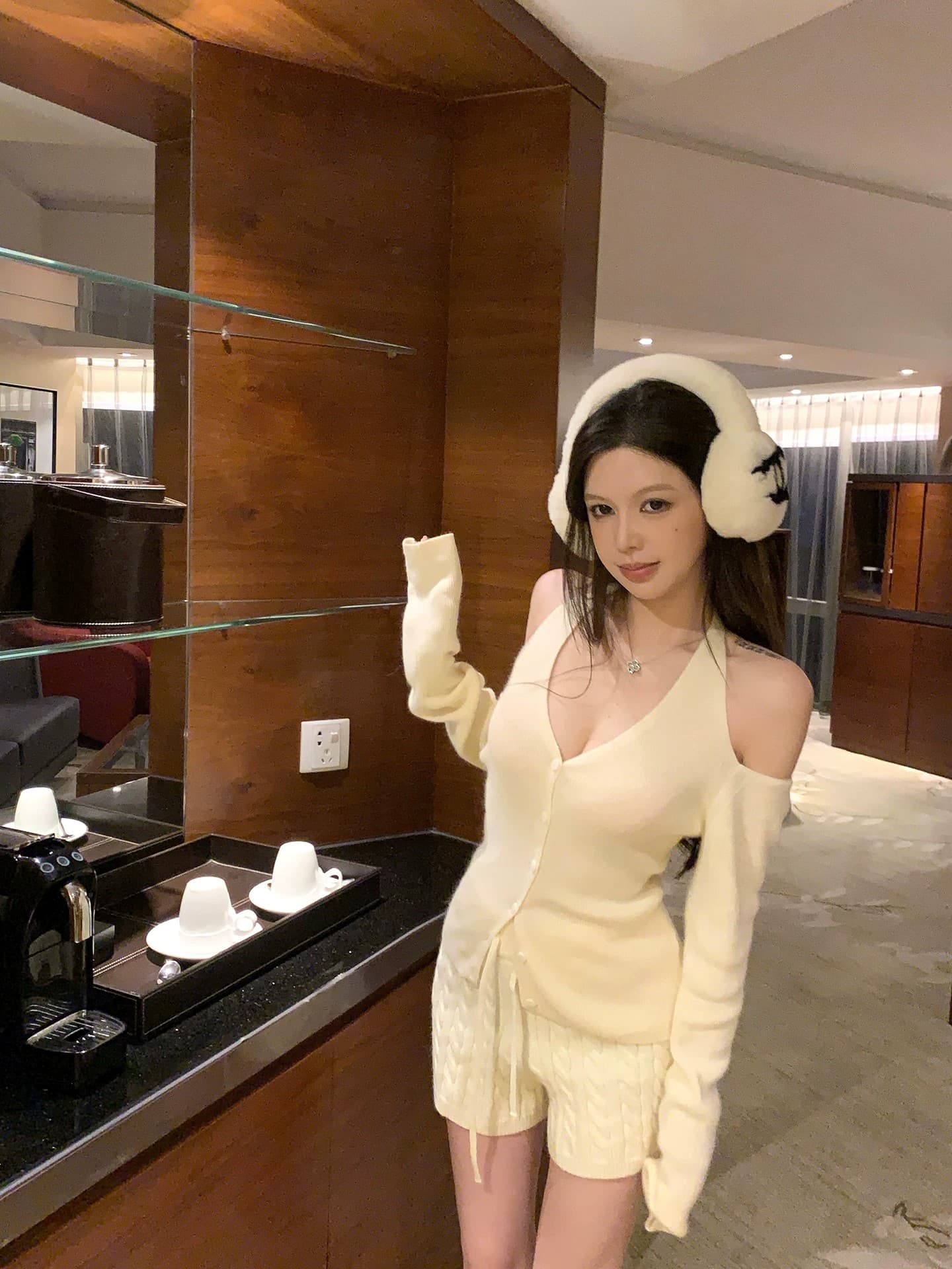 프랑스식 빨간색 작은 샤넬 스타일 행침 목 레이스업 니트 오픈 가디건 여성 외부 가져 가라. 이른 가을 슬립 스택 착용 쇼트 스타일 품격 맨위 이미지 3