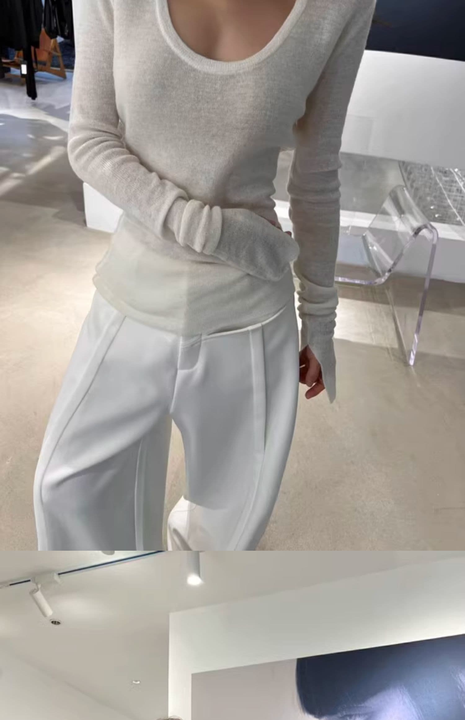 몸매 가꾸기 슬림해 보이는 긴팔 티셔츠 맨위 소녀 가을 겨울 슈퍼 화재 고급 센스 회색 디스플레이 화이트 낮은 네크라인 인사이드 가져 가라. 니트 스웨터 상세 이미지 5