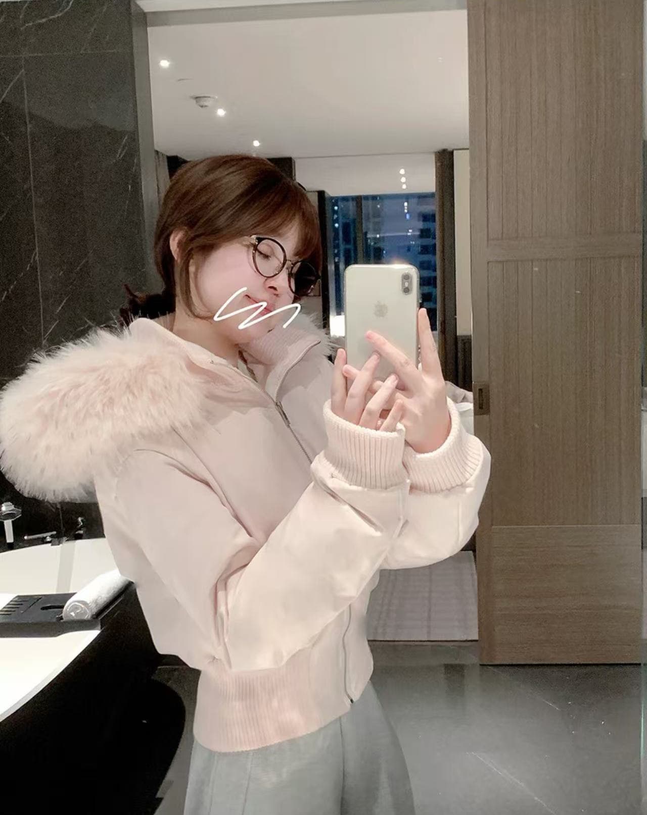 핑크색 모피 칼라 후드 쇼트 스타일 면 의류 여성 겨울 새로운 슈퍼 잘 생긴 허리 수축 보온 재킷 큰 모피 칼라 다운 재킷 상세 이미지 4