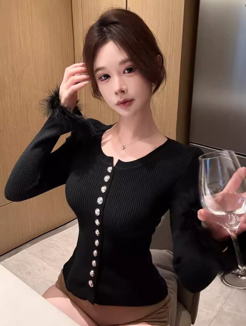 작은 대중 품격 모피 패치워크 나팔 소매 니트 오픈 가디건 여성 몸매 가꾸기 슬림해 보이는 기타 단추 디자인 센스 인사이드 잡아라. 의류 상세 이미지 15