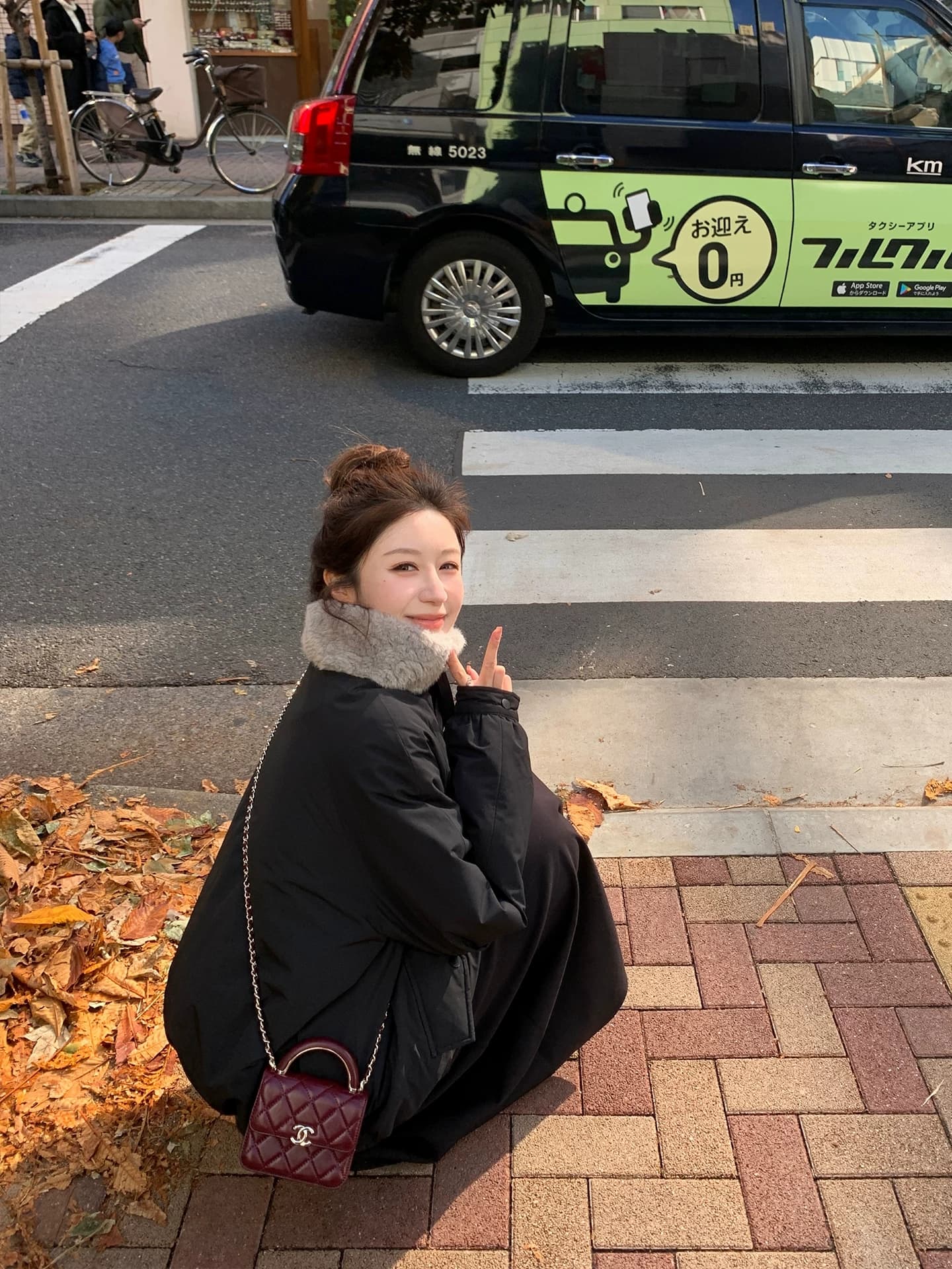 new empire26 겨울 새로운 디자인 센스 작은 대중 맨위 모피 칼라 두꺼운 검정색 꽃밭 면 의류 여성 코트 이미지 5