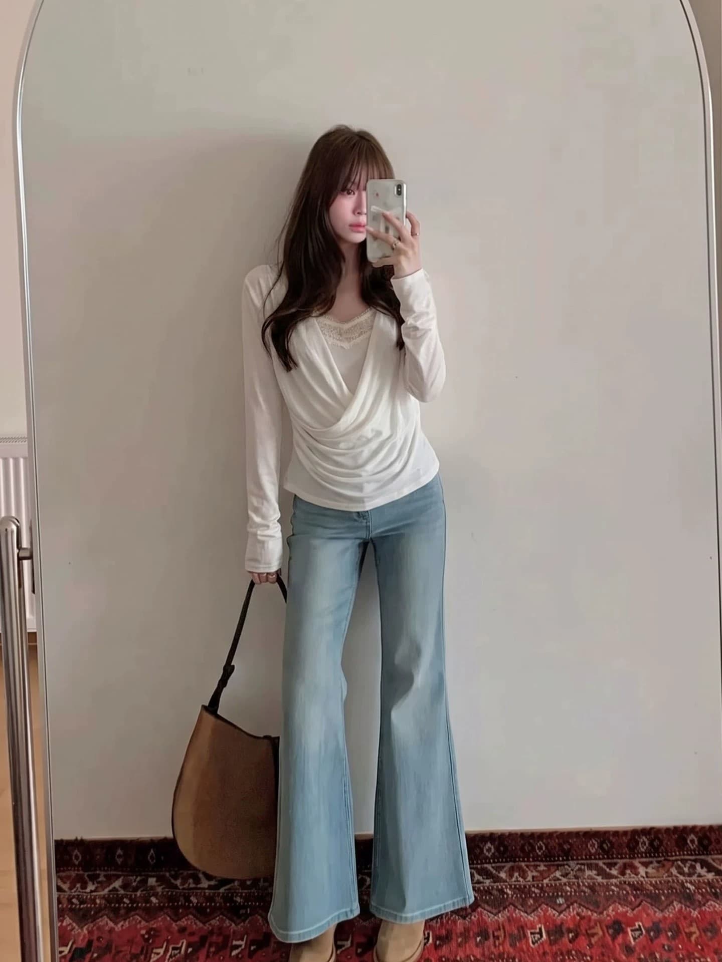 미니멀리즘 바람 흔들다 칼라 페이크 레이어드 레이스 조각 풀오버 작은 셔츠 여성 가을 새로운 핫걸 몸매 가꾸기 화이트 긴팔 맨위 이미지 2