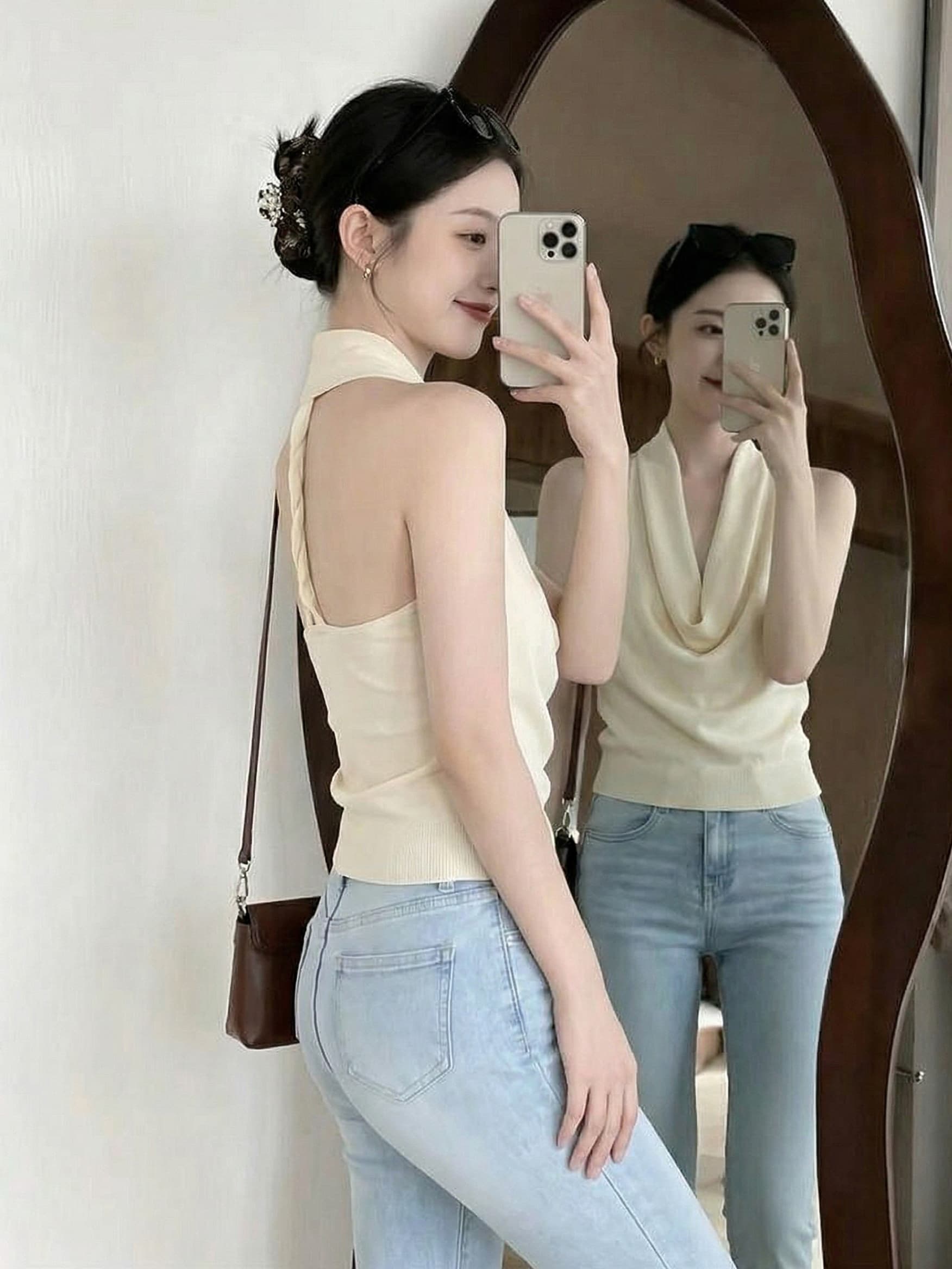 핫걸 섹시함 백리스 행침 목 작은 조끼 여성 여름 외출용 2026 새로운 순수한 욕망 흔들다 칼라 민소매 맨위 쇼트 스타일 이미지 2